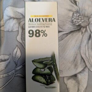 Aloe Vera Soothing Essence